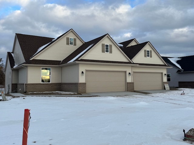 view of front facade featuring a garage