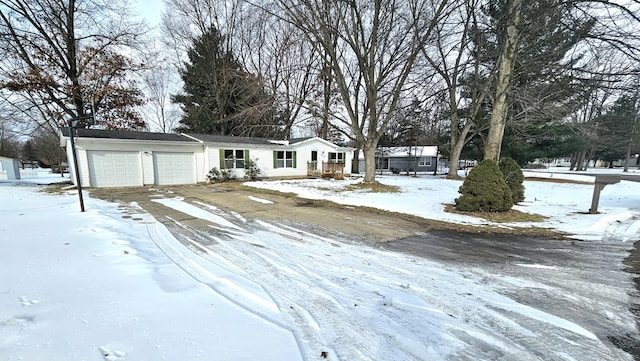 view of front facade featuring a garage