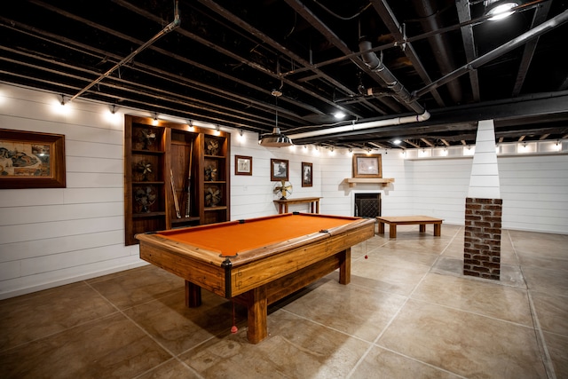 game room with pool table