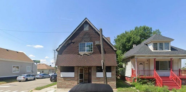 view of front of property featuring a porch