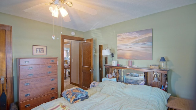 bedroom with ceiling fan