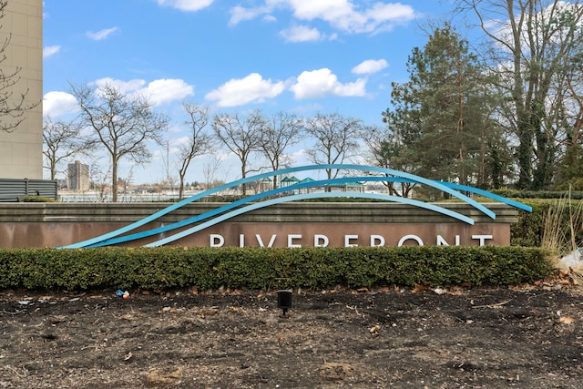 view of community / neighborhood sign