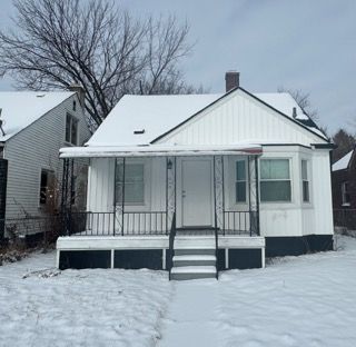 view of front of house featuring covered porch