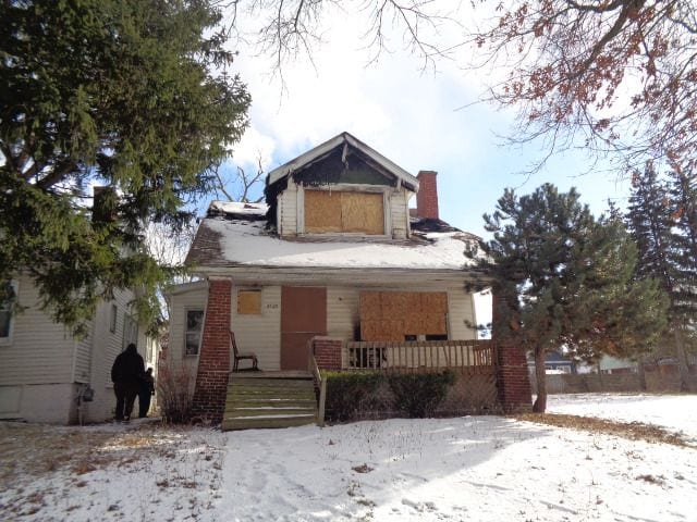 bungalow-style house with a porch