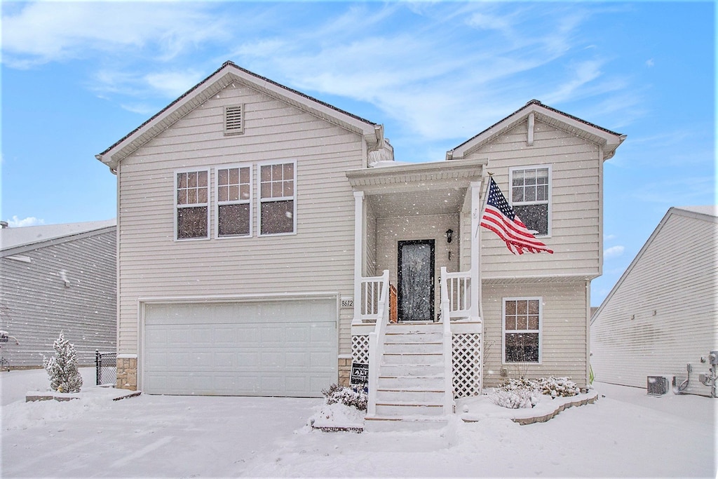 view of front facade with a garage