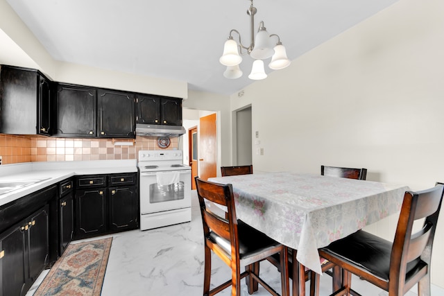 kitchen featuring tasteful backsplash, sink, a chandelier, hanging light fixtures, and white electric range oven