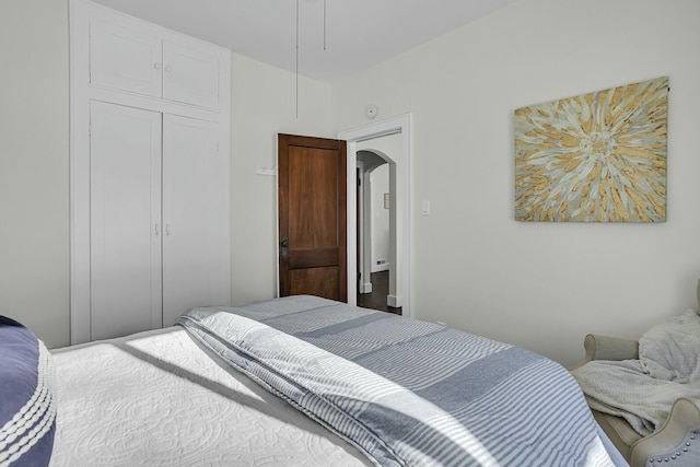 bedroom featuring a closet