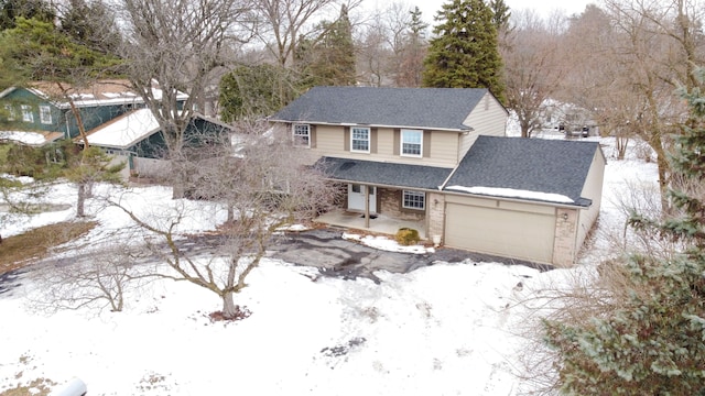 view of front facade featuring a garage