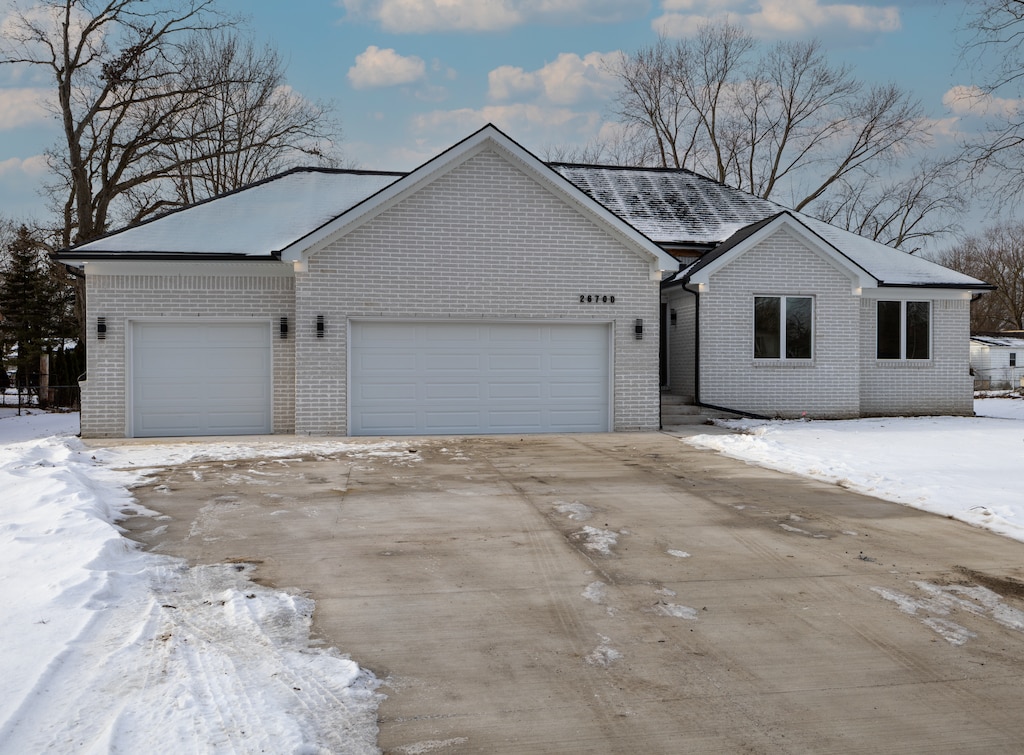 view of front of house with a garage