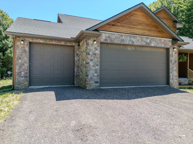 view of front facade featuring a garage