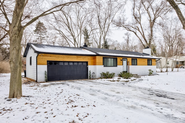 view of front facade with a garage