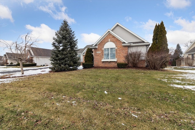 view of front facade with a front yard