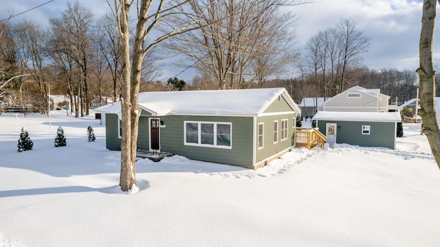 view of front of property