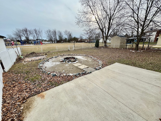 view of yard with a patio