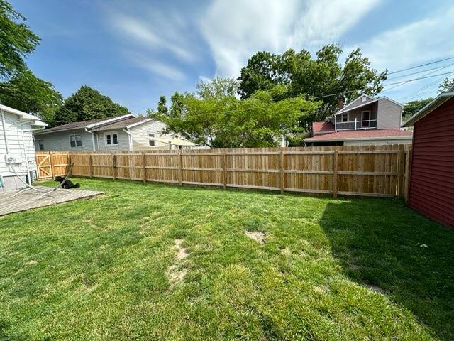 view of yard with a patio area