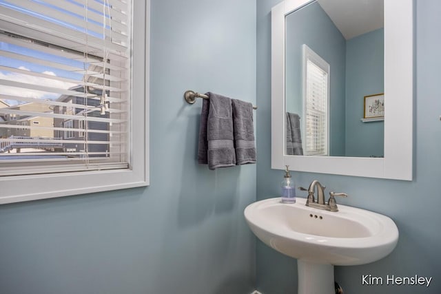 bathroom featuring sink