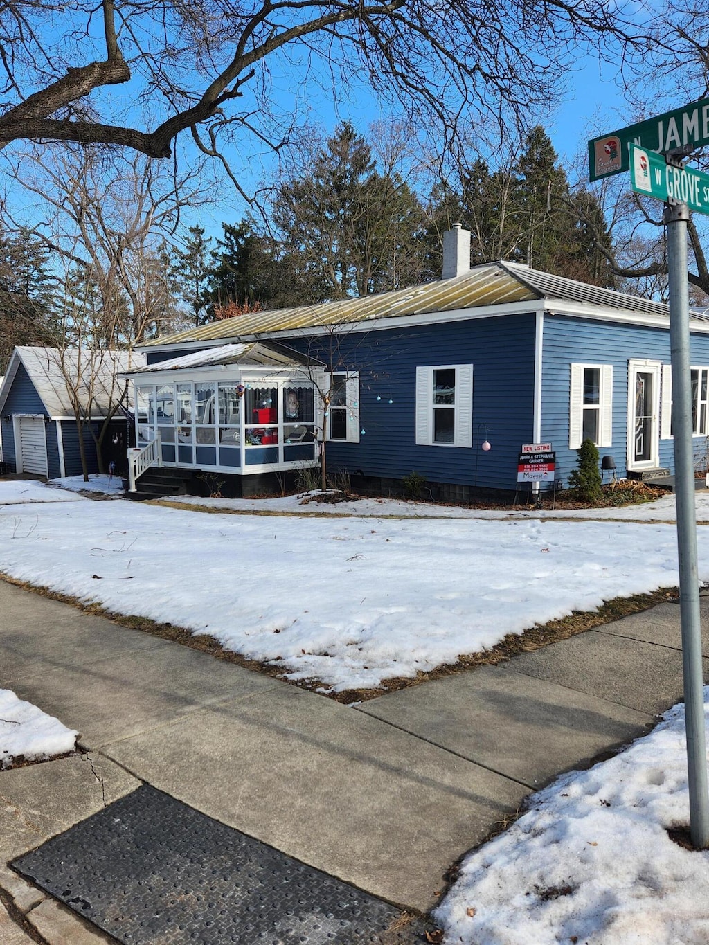 view of single story home