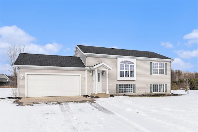 view of front facade featuring a garage