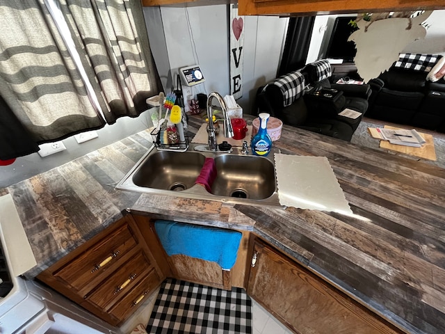 kitchen featuring sink