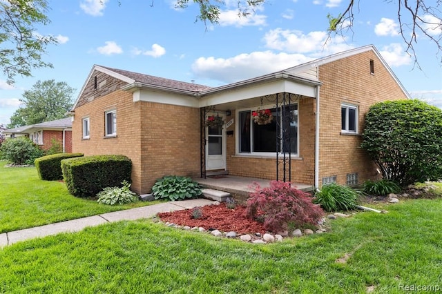 view of front of house featuring a front yard