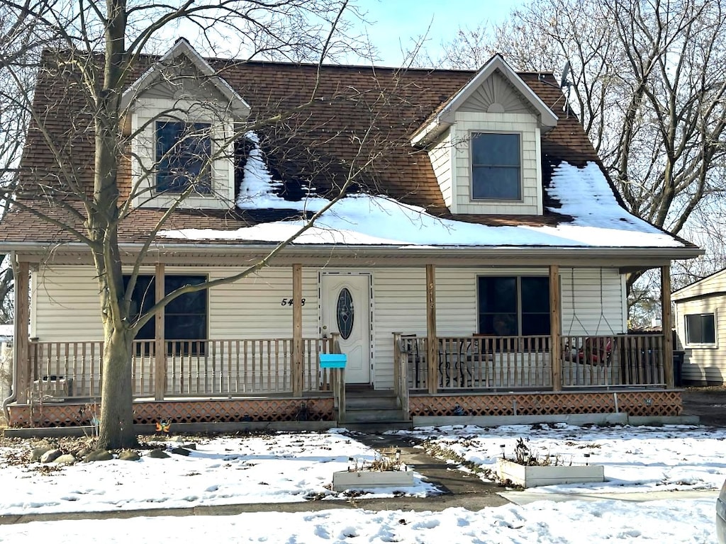 view of front facade featuring a porch