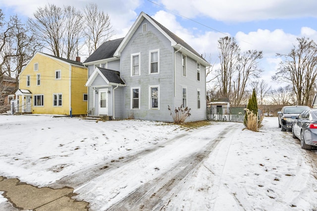 view of front of property