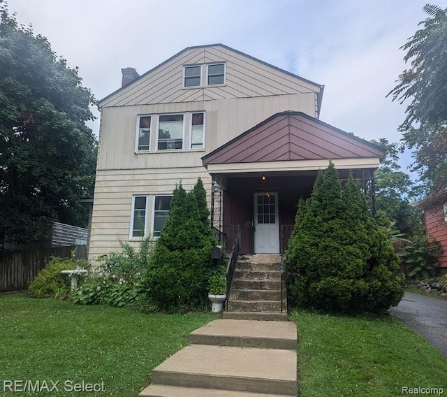 view of front of house with a front yard