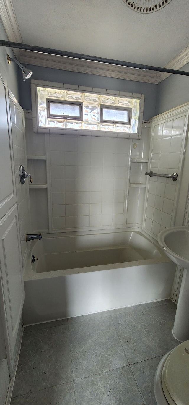 bathroom featuring shower / bathtub combination