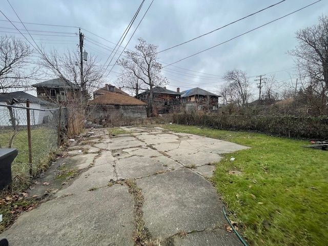 view of yard with a patio area