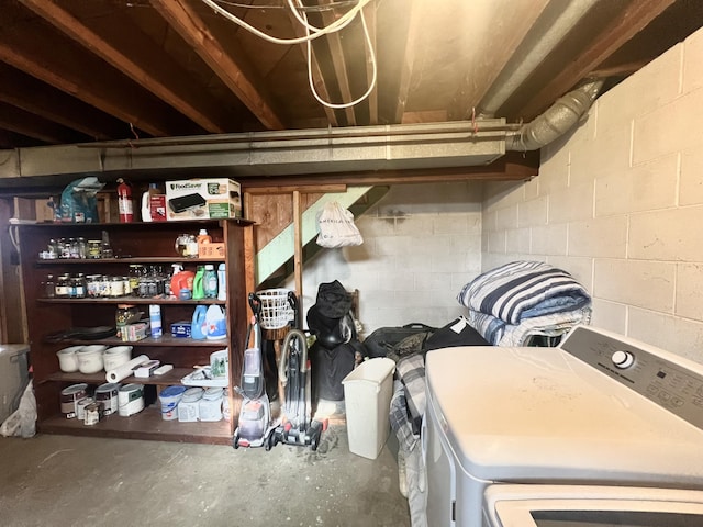 storage area with independent washer and dryer