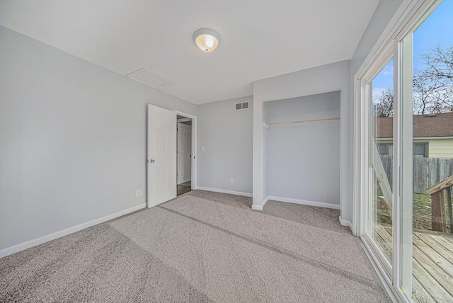 unfurnished bedroom featuring carpet floors