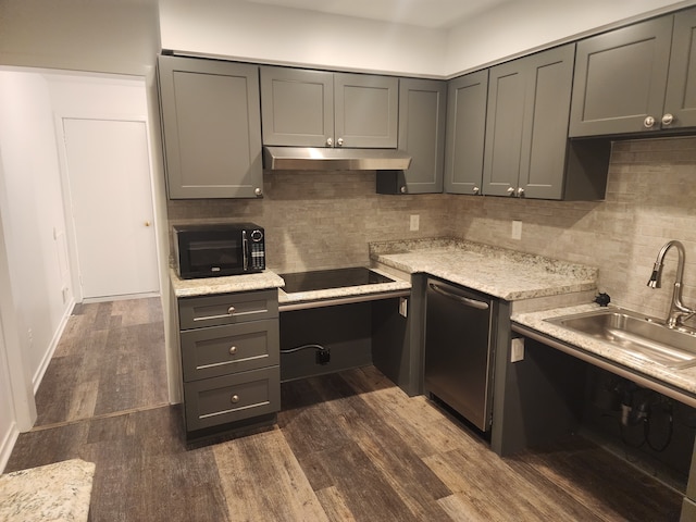 kitchen with gray cabinetry, dark hardwood / wood-style floors, sink, and black appliances