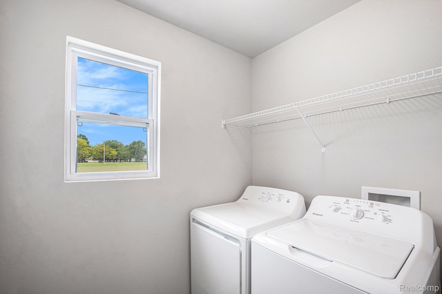730 Natalia Dr, Davison, MI 48423 - washroom featuring washer and clothes dryer