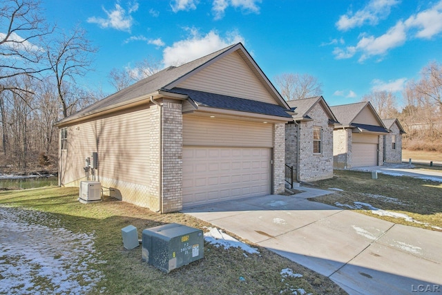 exterior space featuring a front lawn