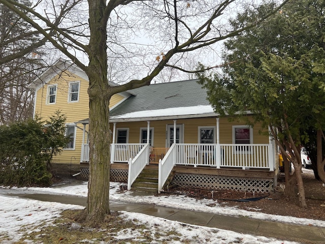 view of front of house featuring covered porch