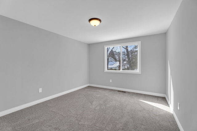 view of carpeted spare room