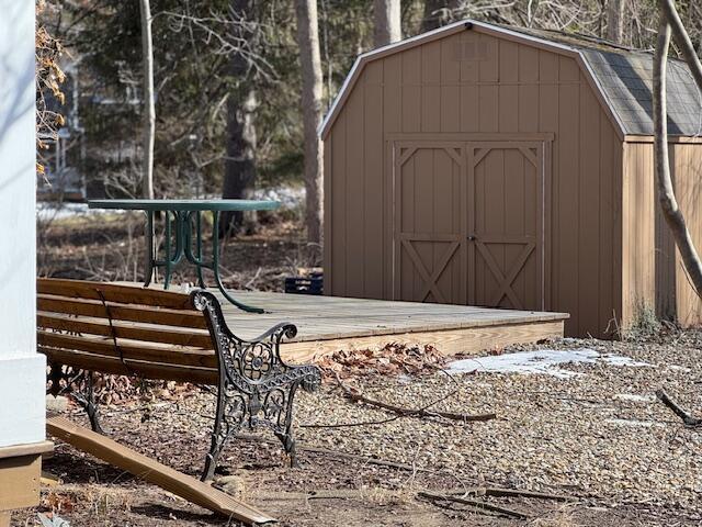 view of outbuilding