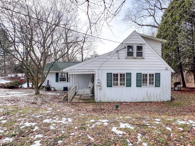 view of front of property