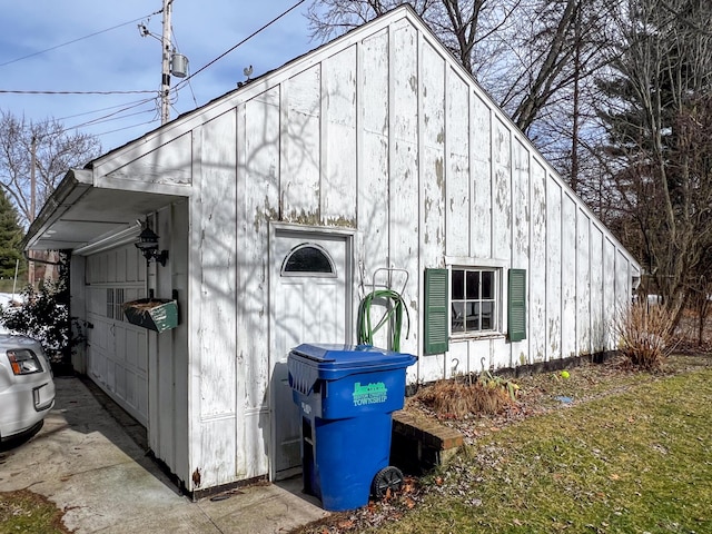 view of outbuilding