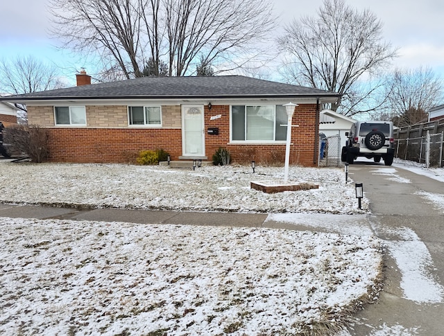 view of front facade featuring a garage