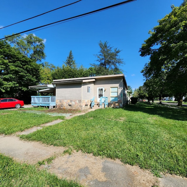 exterior space featuring a lawn