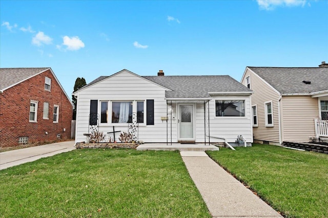 view of front of property with a front yard