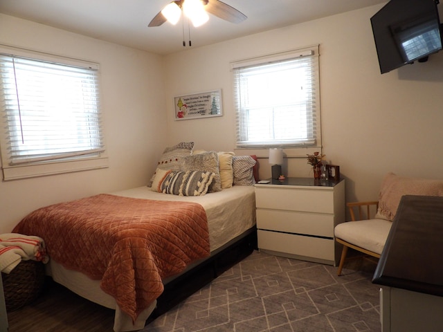 bedroom with ceiling fan