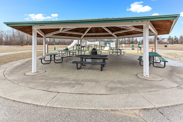 surrounding community with a playground