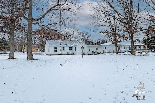 view of front of property