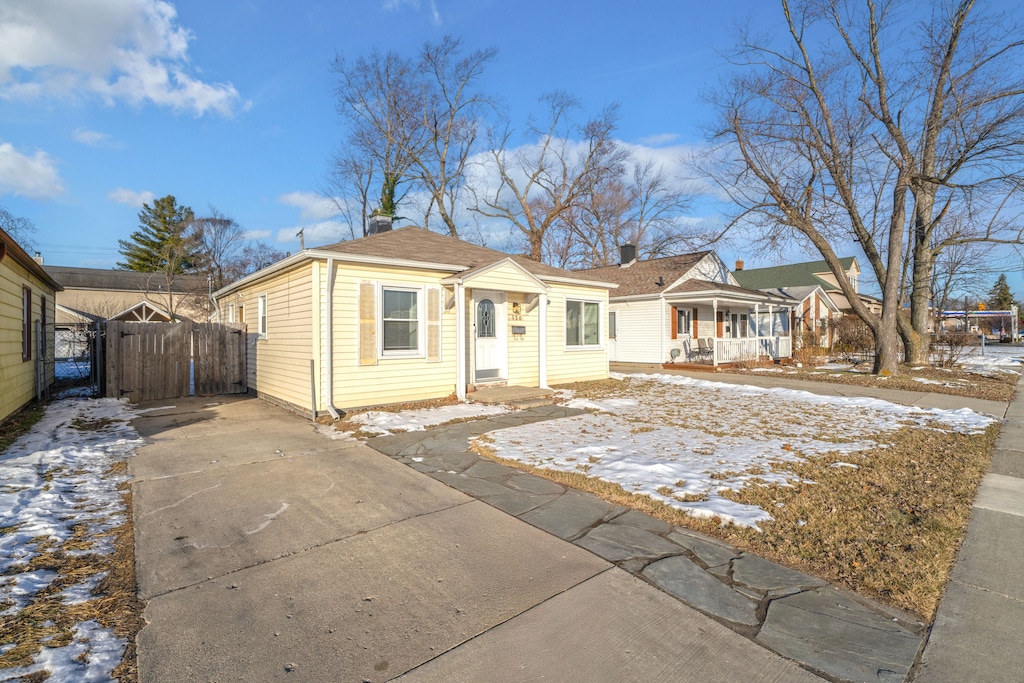 bungalow-style home featuring covered porch