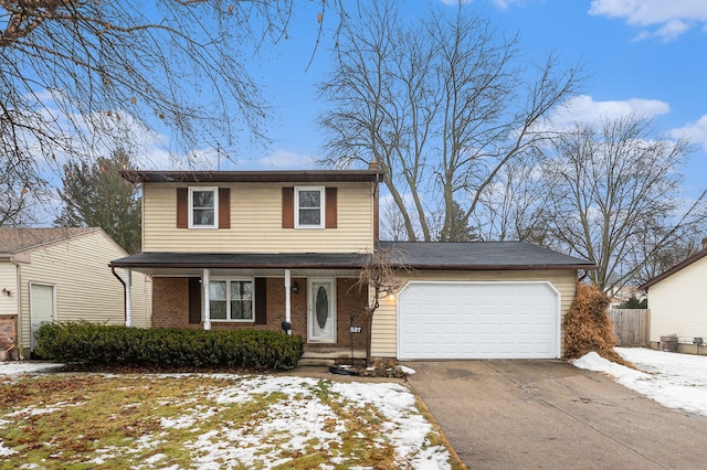 view of front property featuring a garage