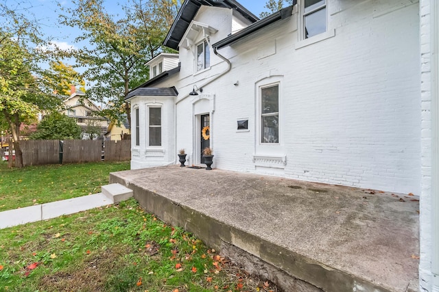 exterior space featuring a lawn