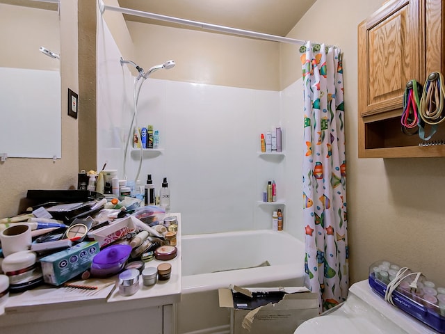 bathroom with shower / bath combo