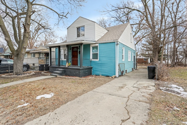 view of front of house featuring a porch